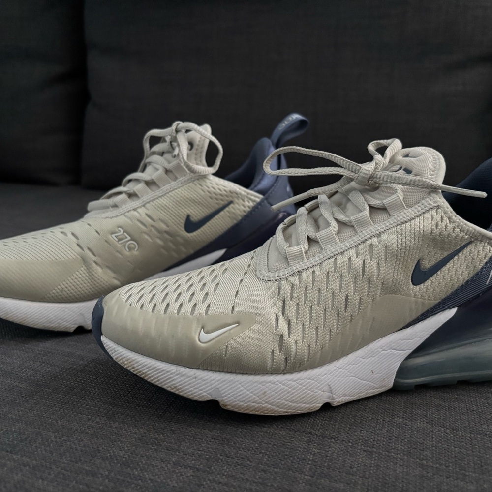 Nike Air Max 270 Women’s Sneakers